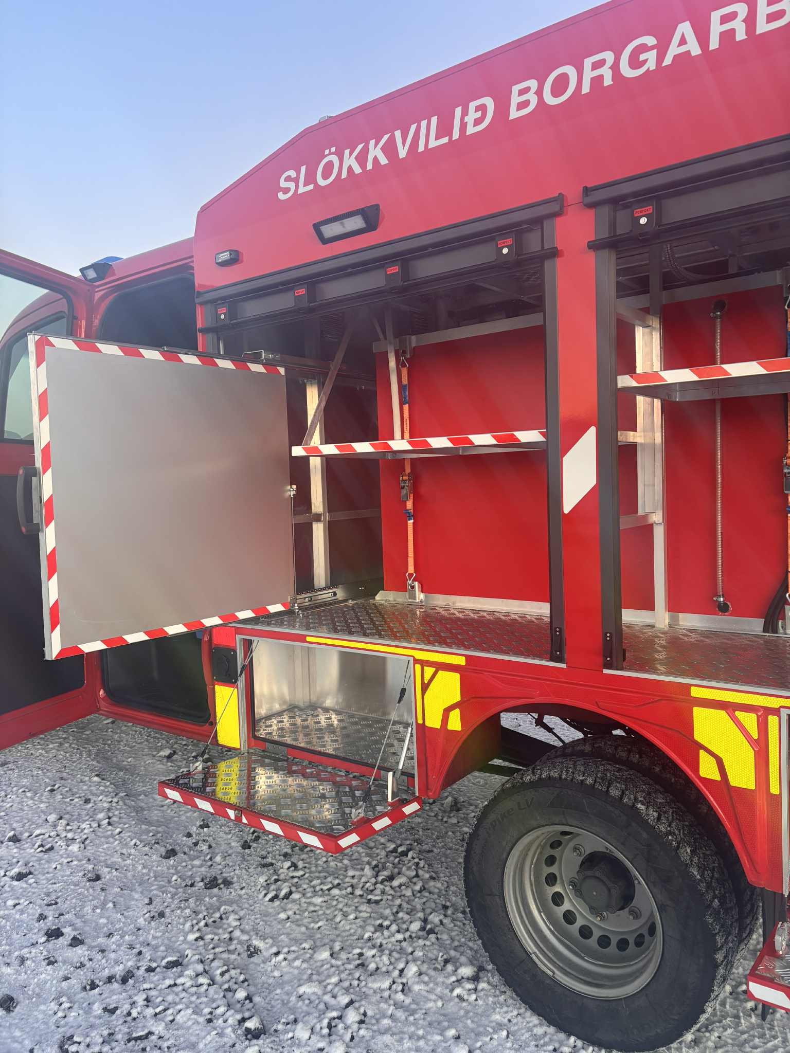 Slökkvilið Borgarbyggðar 2025 Undanfara og slökkvibifreið